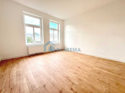 JETZT ZUM NEUEN PREIS-Exklusive sanierte 5-Zimmer Altstadtwohnung mit großem Balkon und Stellplatz