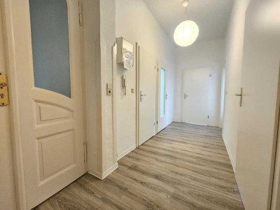 Komplett renovierte 3-Zimmer  -CASHBACK-1 Monat mietfrei-