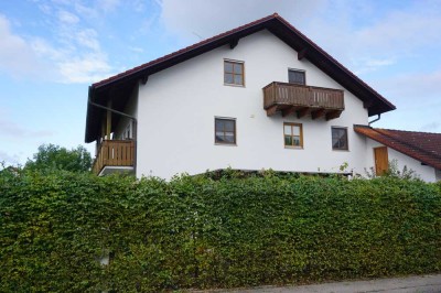 Schöne 3-Zimmer-Maisonette-Wohnung mit Balkon und Gartenanteil