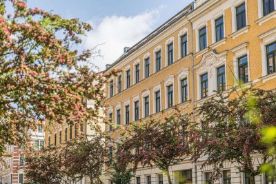 frisch renoviert I Balkon I Tageslichtbad mit Wanne I geräumige Küche mit Einbauküche I Aufzug