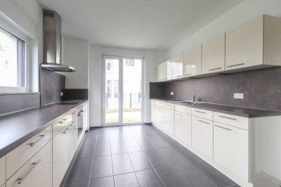 Traumhafte 5-Zi-Wohnung auf 164m² mit einer Terrasse + Gartenanteil!