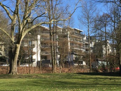 ** DIREKT AM KURPARK GELEGEN; 3 BALKONE; EIN UNIKAT IN WIESBADEN **