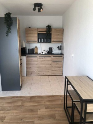 Preiswerte 2-Zimmer-Wohnung mit Balkon und EBK in Meiningen