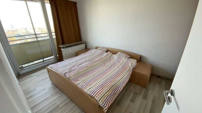 Modernisierte 2,5-Raum-Wohnung mit Balkon und Einbauküche in Ludwigshafen