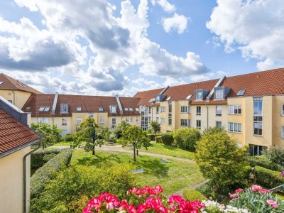 Schöne, vermietete 2-Zimmer-Dachgeschosswohnung in Hennigsdorf mit Stellplätzen