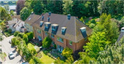 Altbau-Traum im sanierten Gründerzeithaus - Blick ins Grüne & mit großem Garten!
