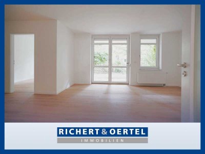 Striesen: Modern renovierte Erdgeschosswohnung mit Terrasse und Garten