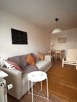 Stilvolle 2-Zimmer-Wohnung in München mit Balkon und Pool