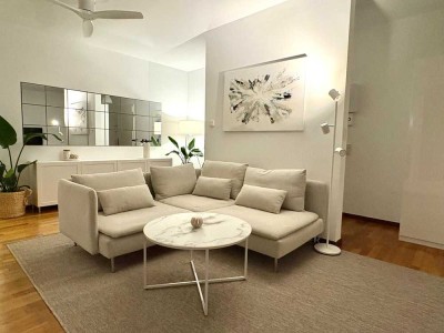 Exklusives Penthouse mit 2,5 Zimmern und Balkon in Berlin-Mitte