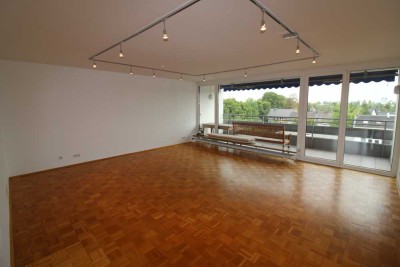 vollst. renovierte 3,5-Zimmer-Wohnung mit Innenausstattung sowie EBK