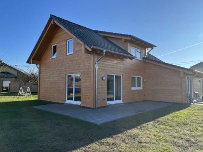 Blockhaus (Effizienzhaus 55) in ruhiger Lage mit Garten, ein Highlight für junge Familien