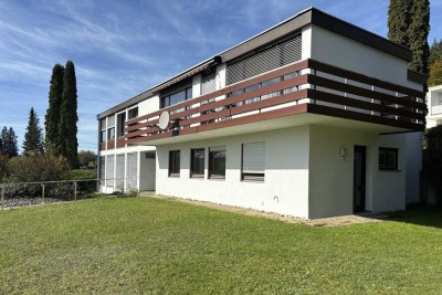 Geheimtipp! Schwimmbad, Einliegerwohnung, 2 Garagen, moderner Grundriss in einer traumhaften Lage.