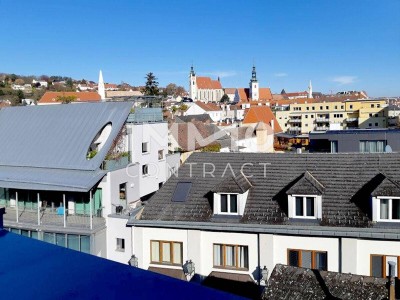 Sonnenverwöhnte 4-Zi-Galeriewohnung mit 2 Terrassen &amp; traumhaftem Kremsblick – Nähe Steiner Tor