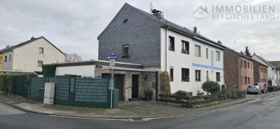 DOPPELHAUSHÄLFTE MIT GARAGE UND GARTEN IN RUHIGER WOHNLAGE