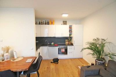 Elegante Komfort-Wohnung mit großem Balkon, tollem Ambiente und Tiefgarage in Teltow!