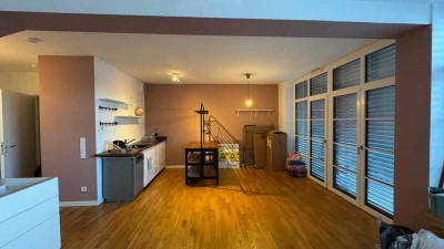 Exklusive, neuwertige 1-Raum-Terrassenwohnung mit Balkon in Usingen