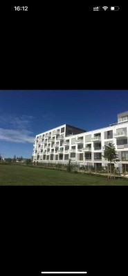 Freundliche 3,5-Zimmer-Wohnung mit Balkon und Einbauküche in München