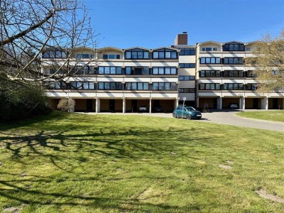 Bezugsfreie 1-Zimmer-Whg. mit Aufzug, Balkon und Stellplatz nah am Strand // Schönberg, Kalifornien