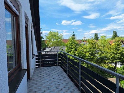 Sofort verfügbare 2 Zimmer-Wohnung mit Balkon und Außenstellplatz