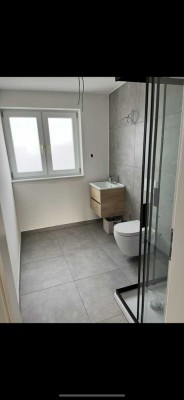 kleine neuwertige Wohnung