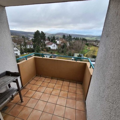 Schöne 2 Zimmerwohnung mit Balkon und toller Aussicht