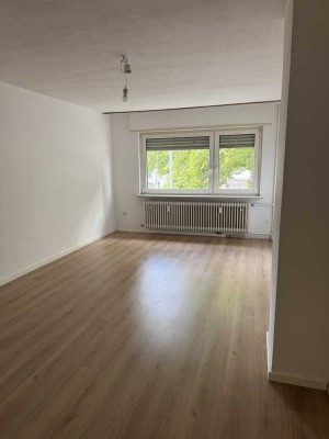 Helle 4-Zimmer-Wohnung mit Loggia