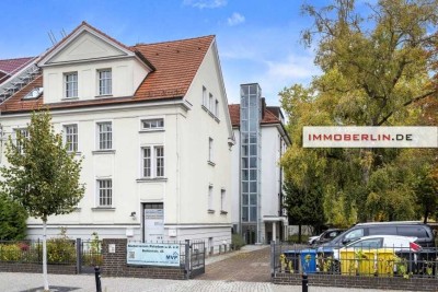 IMMOBERLIN.DE - Moderne Dachgeschosswohnung mit Lift & Pkw-Stellplatz