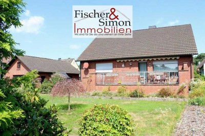 Rehburg-Loccum: solide Immobilie mit Einliegerwohnung, Vollkeller, Doppelgarage in ruhiger Lage