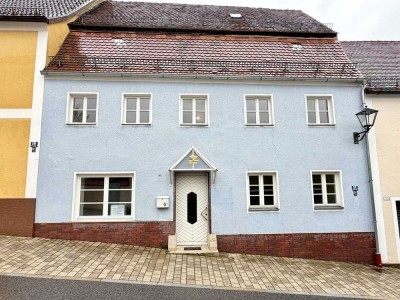 Historisches Stadthaus mit Charme und Innenhof – liebevoll saniertes Zuhause im Herzen von Velburg!