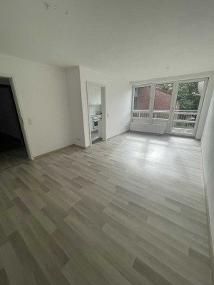 Helle 2 Zimmer Wohnung mit Balkon