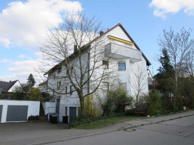 2-ZKB Dachgeschosswohnung mit Süd-Balkon und Außenstellplatz in Zusmarshausen