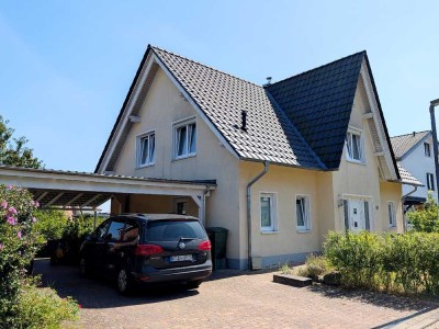 Junges Wohnen: Freistehendes Einfamilienhaus Nähe Kanal