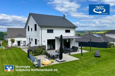 Neuwertiges Familiendomizil in herrlicher Wohnlage am Ortsrand