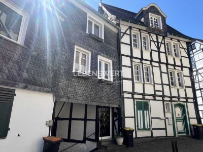 Historisches Stadthaus mit zwei Eingängen im Herzen von Velbert-Neviges!