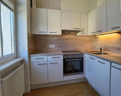 Provisionsfrei für den Mieter! 3-Zimmer-Wohnung in wunderschönem Altbau!