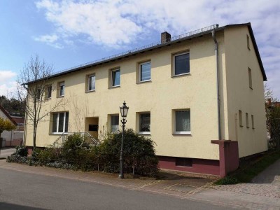 Gepflegte 4-Zimmer-Wohnung mit Terrasse und kleinem Garten  in Fränkisch-Crumbach