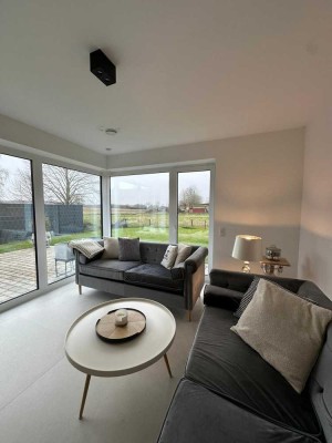 Luxuriöse 4-Zimmer Erdgeschosswohnung mit Garten in Steinburg