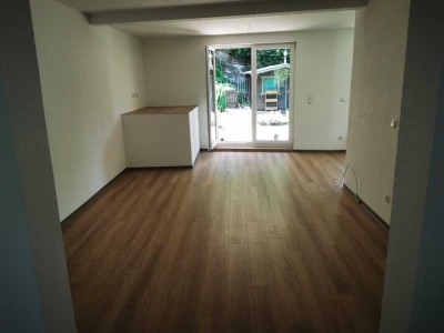Attraktive und modernisierte 2-Zimmer-Wohnung mit gehobener Innenausstattung mit EBK in Koblenz