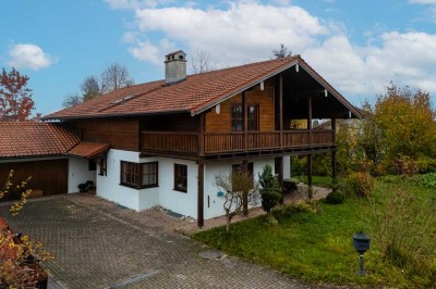 Schönes Einfamilienhaus mit Garten, Terrasse und Doppelgarage–ruhige Familienidylle im Chiemgau