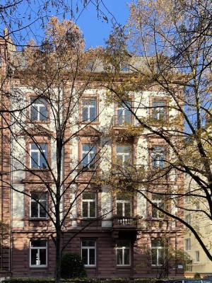 Toplage Westend: Klassische 2-Zimmer-Albauwohnung mit Balkon