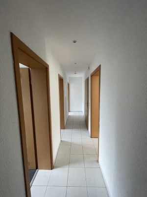 3-Zimmer Wohnung mit Garten und Stellplatz