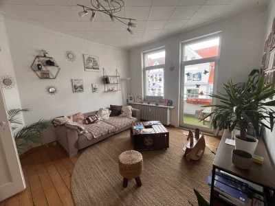 Helle 5,5-Zimmer-Altbauwohnung mit Balkon in Hannover-List