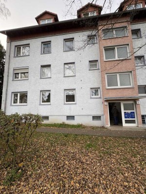 Schöne Erdgeschosswohnung mit 3 Zimmern und Balkon