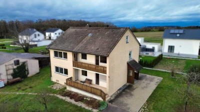 Zweifamilienhaus in schöner, ländlicher Lage