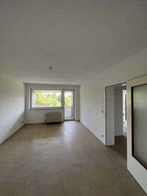 FRISCH RENOVIERTE 3-Zimmer-Wohnung mit Balkon sowie Aufzug in Essen