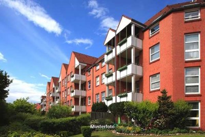 Mehrfamilienhaus im Außenbereich, sowie Garten- und Grünland