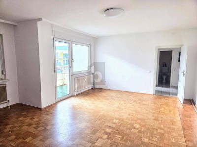 ATTRAKTIVES EIGENHEIM ODER ANLAGEOBJEKT ? 3 GROßZÜGIGE RÄUME MIT LIFT &amp; PARKPLATZ