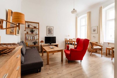 Vacant, two-room Altbau apartment in Boxhagener Kiez.