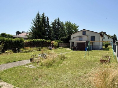 Sanierungsbedürftiges Haus I 1156 m2 Grundstücksfläche I Garage &amp; Gartenhaus inkl. I Ruhige Lage I Nahversorger fußläufig erreichbar