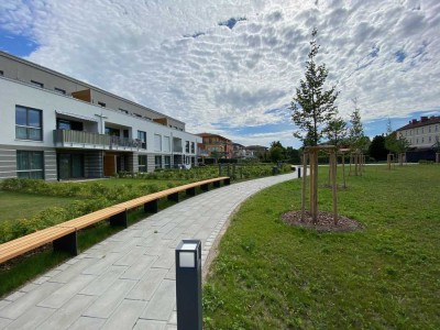 NEUBAU - Schöne 2-Zi. Neubauwohnung mit großem eigenen Garten, 62 qm, hochwertige neue EBK